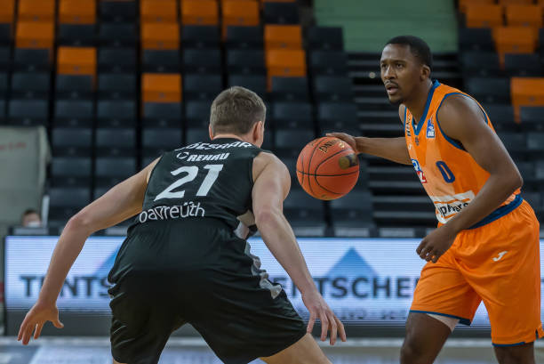 而参与者也 而参与者也